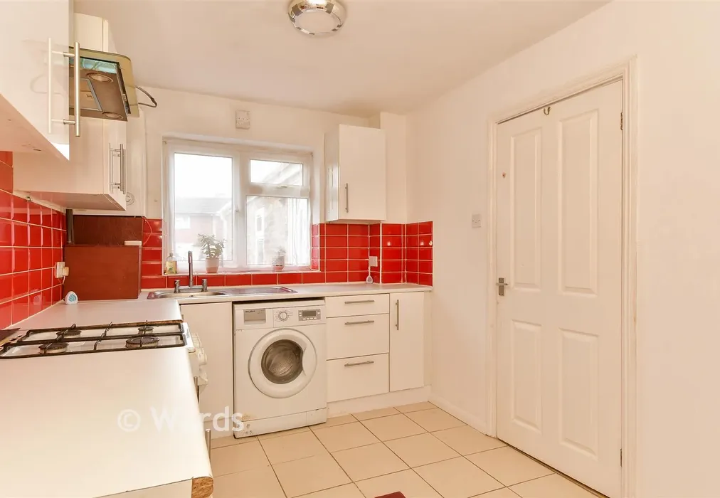Kitchen - The Spires, Strood, Rochester, Kent - Wards of Kent