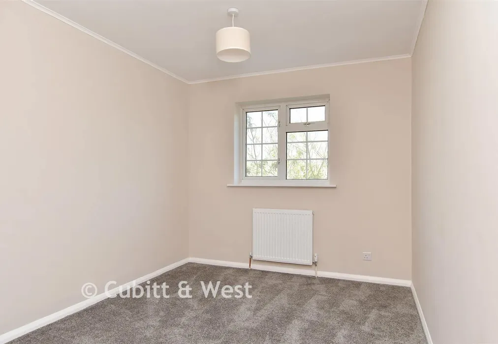 Bedroom 3 - Shepherds Cot, Peacehaven, East Sussex - Wards of Kent