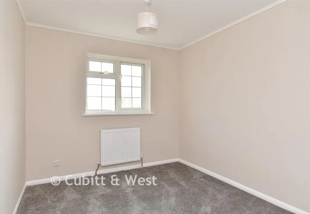 Bedroom 4 - Shepherds Cot, Peacehaven, East Sussex - Wards of Kent