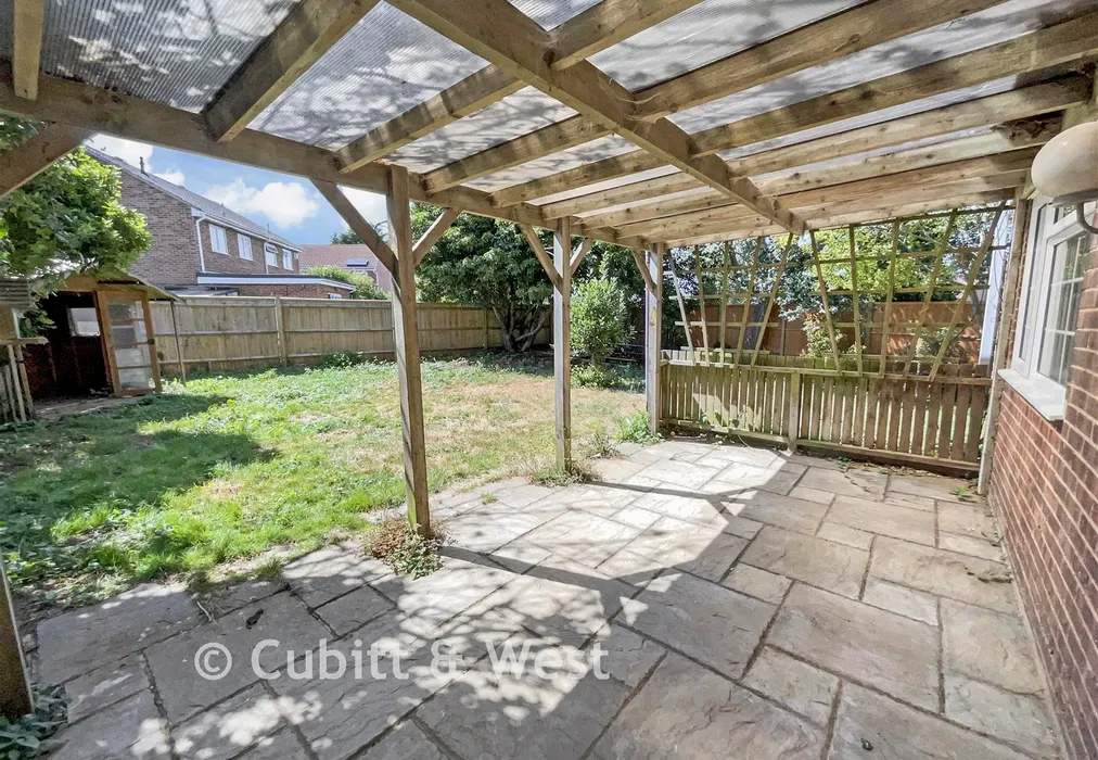 Patio Area - Shepherds Cot, Peacehaven, East Sussex - Wards of Kent