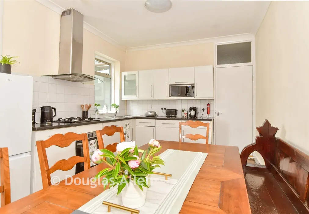 Kitchen/Breakfast Room - Harold Road, Leytonstone - Wards of Kent