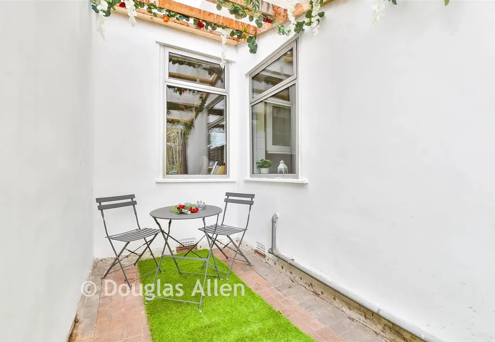 External Lifestyle Photograph - Harold Road, Leytonstone - Wards of Kent