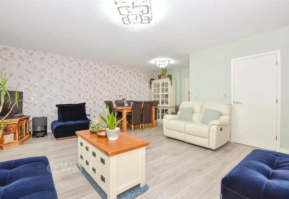 Lounge/Diner - Elliotts Way, Chatham, Kent - Wards of Kent