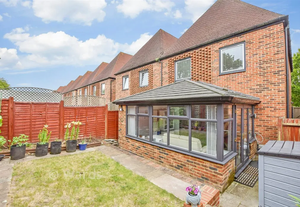 Rear Garden - Elliotts Way, Chatham, Kent - Wards of Kent