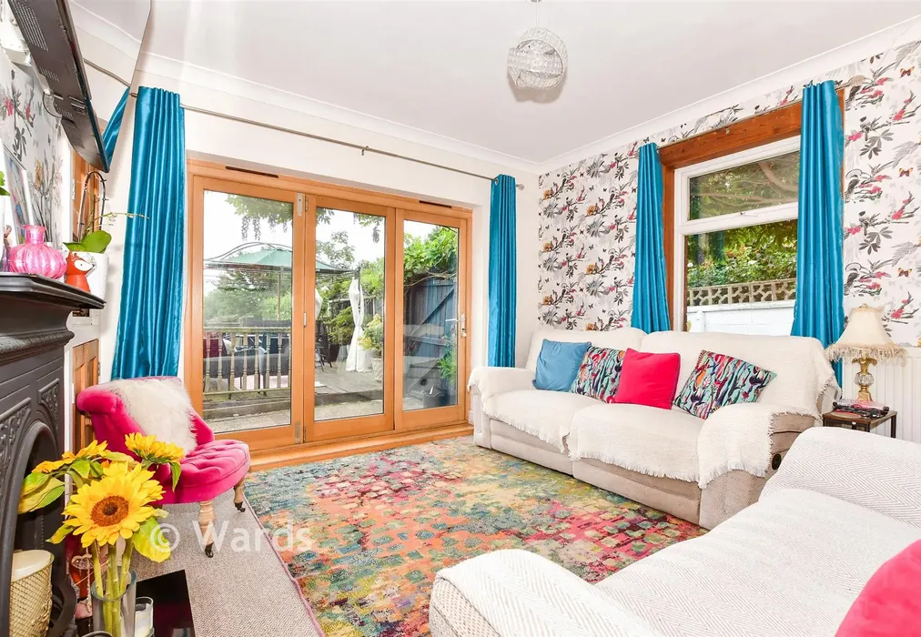 Lounge - Birling Road, Snodland, Kent - Wards of Kent