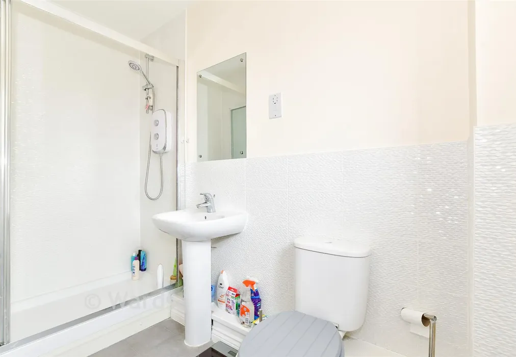En-Suite Shower Room - Hawley Drive, Leybourne, West Malling, Kent - Wards of Kent