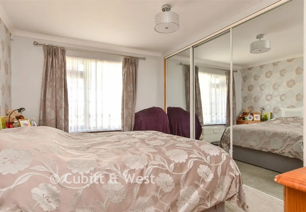 Bedroom 2 - Slindon Avenue, Peacehaven, East Sussex - Wards of Kent