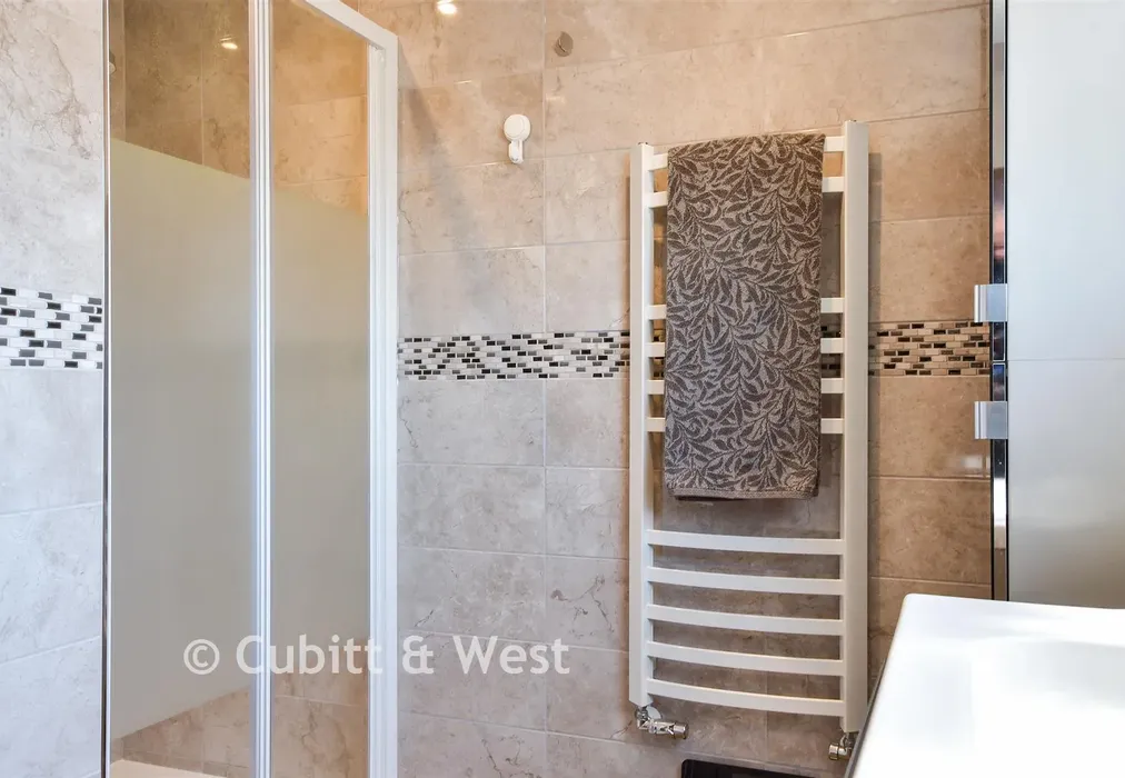 Shower Room - Slindon Avenue, Peacehaven, East Sussex - Wards of Kent