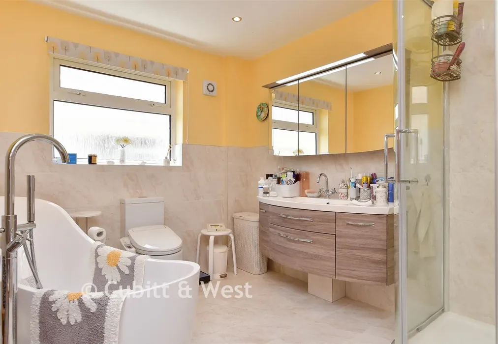Bathroom - Slindon Avenue, Peacehaven, East Sussex - Wards of Kent