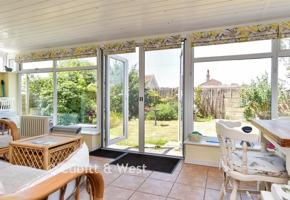 Conservatory - Slindon Avenue, Peacehaven, East Sussex - Wards of Kent