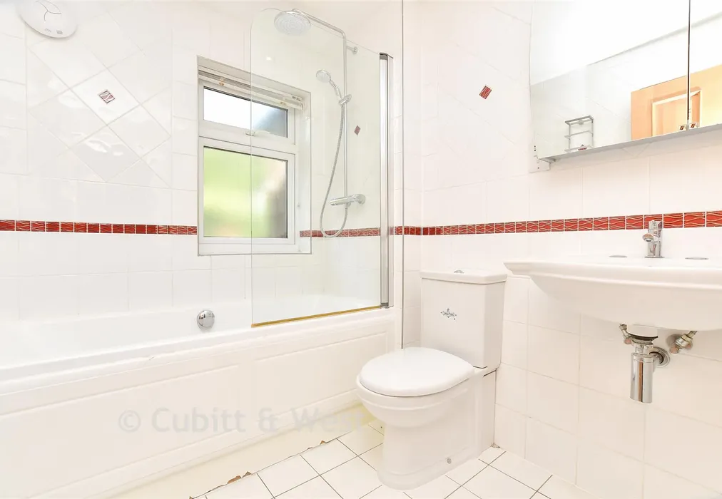 Bathroom - Woodcote Green, Wallington, Surrey - Wards of Kent
