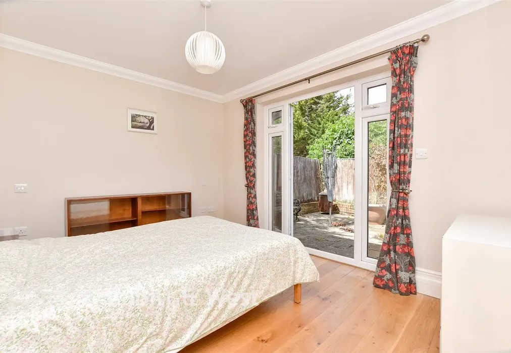 Bedroom 2 - Woodcote Green, Wallington, Surrey - Wards of Kent