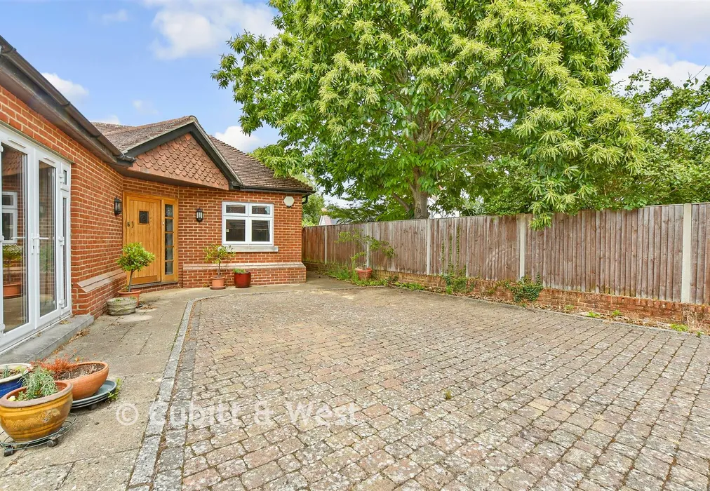 Driveway/Parking - Woodcote Green, Wallington, Surrey - Wards of Kent
