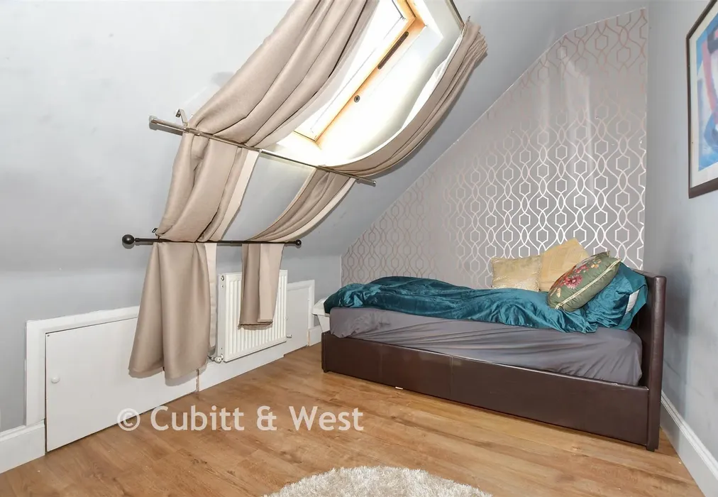 Bedroom 3 - Springfield Avenue, London - Wards of Kent
