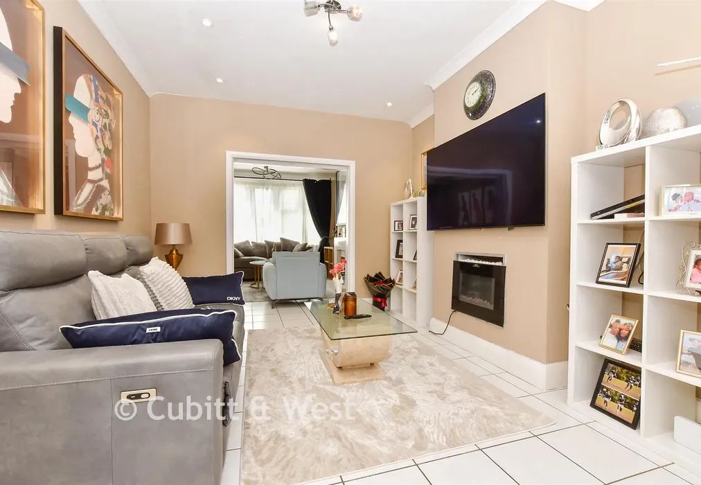 Family Room - Springfield Avenue, London - Wards of Kent