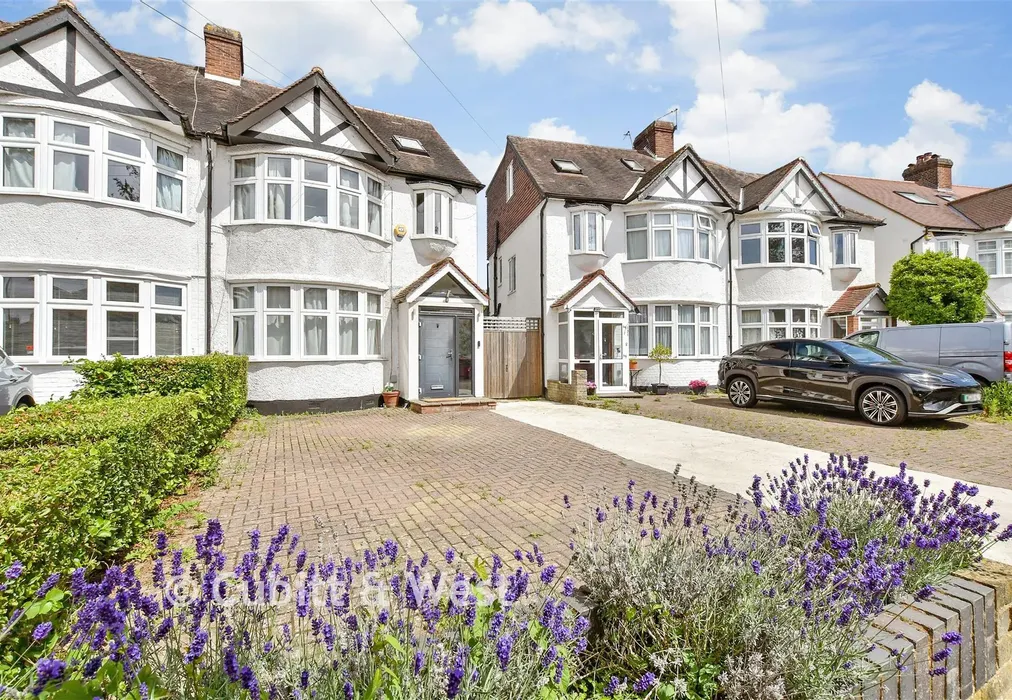 Driveway/Parking - Springfield Avenue, London - Wards of Kent