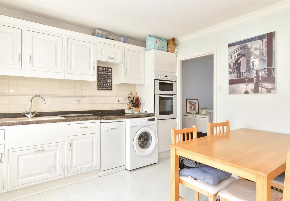 Kitchen 2 - Harrow Road, Knockholt, Kent - Wards of Kent