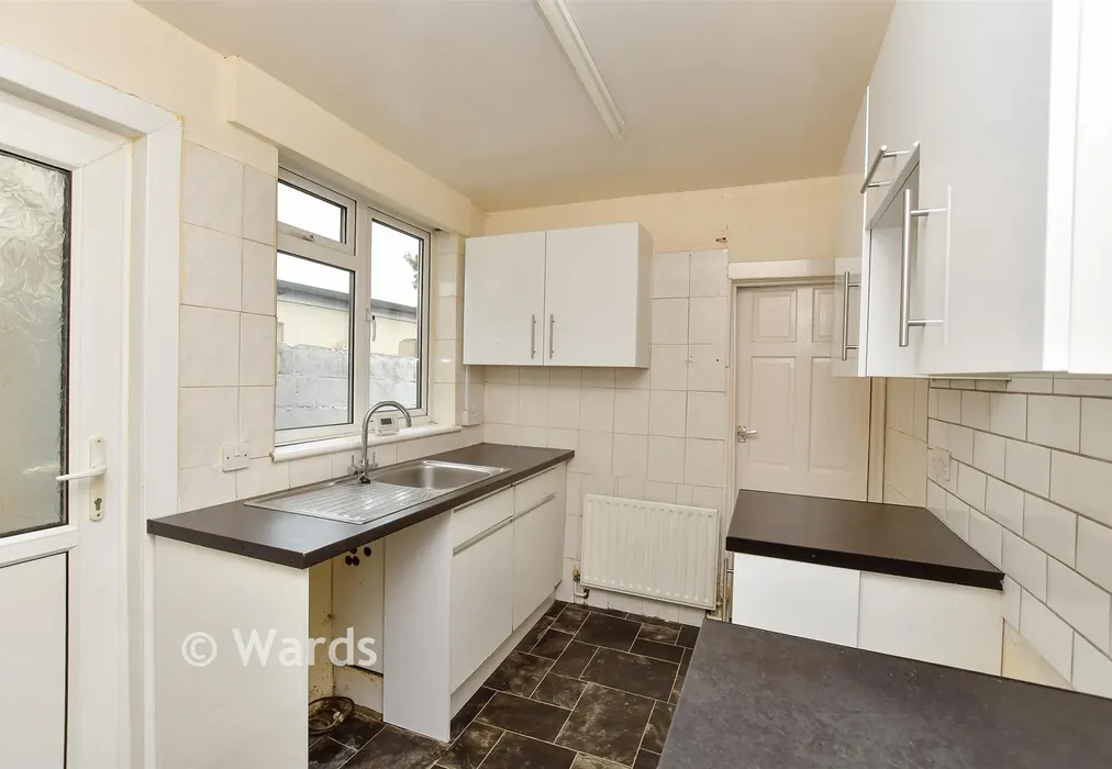 Kitchen - Chaucer Road, Gillingham, Kent - Wards of Kent
