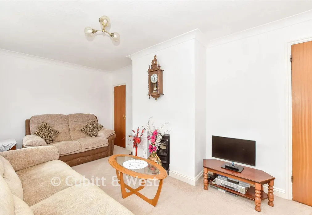 Lounge - Oakshott Drive, Havant, Hampshire - Wards of Kent