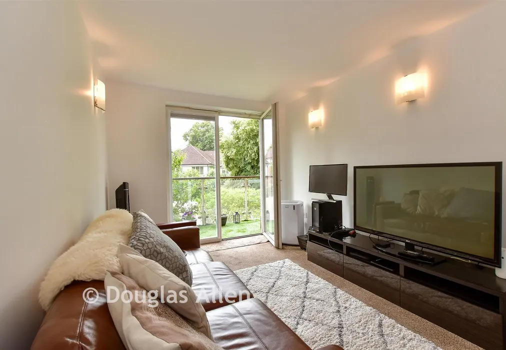 Lounge/Dining Area - High Road, South Woodford - Wards of Kent