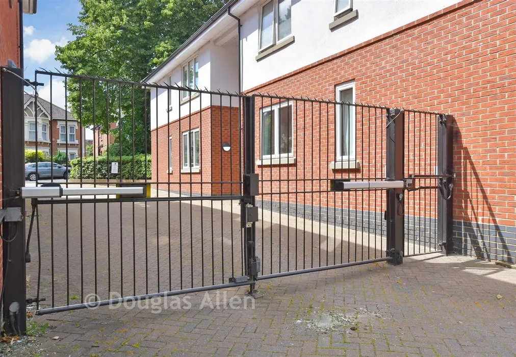 Driveway/Parking - High Road, South Woodford - Wards of Kent
