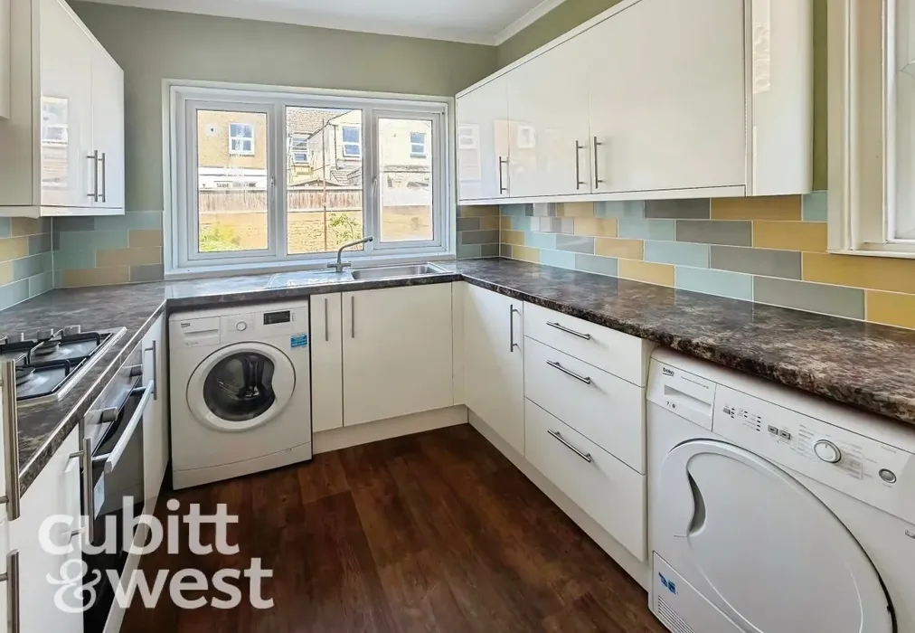  - DEPOSIT ALTERNATIVE AVAILABLEClive Road Portsmouth PO1 - Wards of Kent