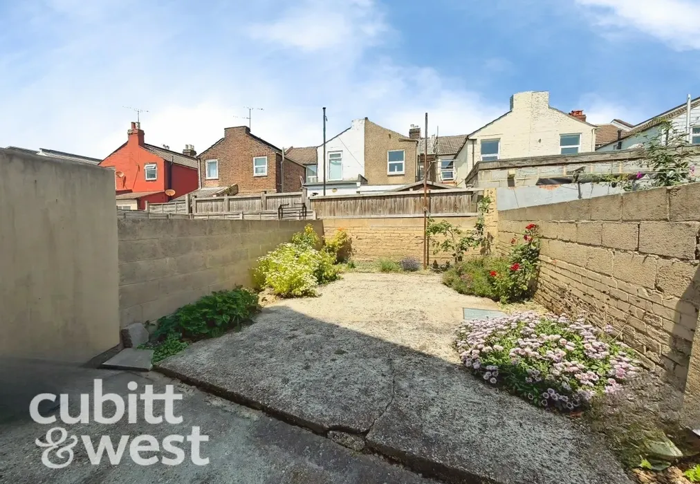  - DEPOSIT ALTERNATIVE AVAILABLEClive Road Portsmouth PO1 - Wards of Kent