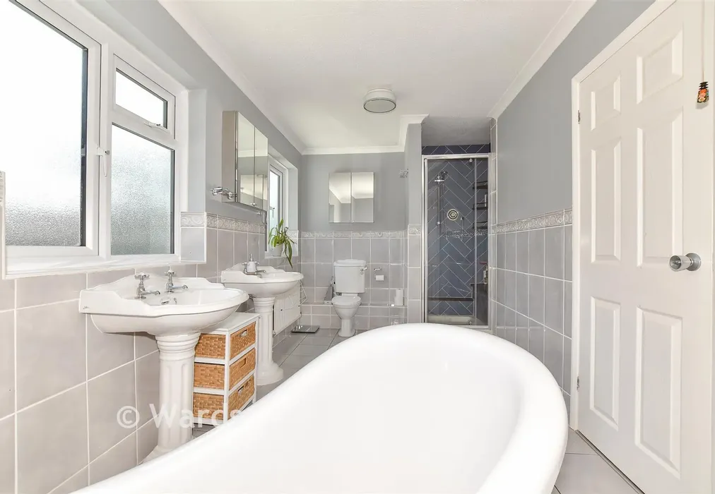 En-Suite Bathroom - Sunnymead, Tyler Hill, Kent - Wards of Kent