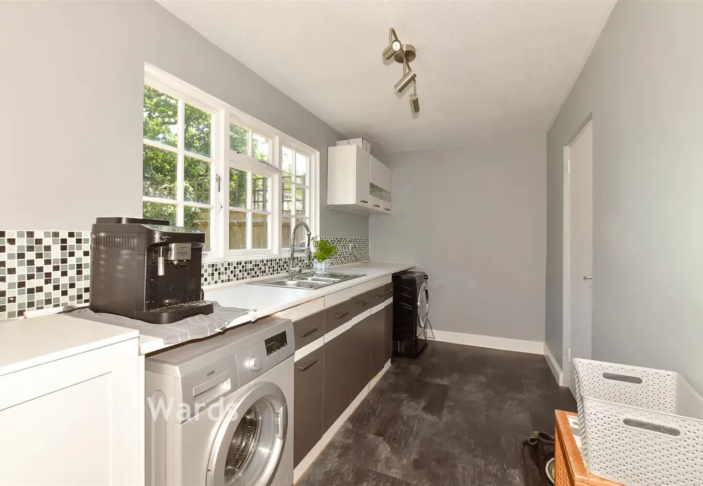 Utility Room - Sunnymead, Tyler Hill, Kent - Wards of Kent
