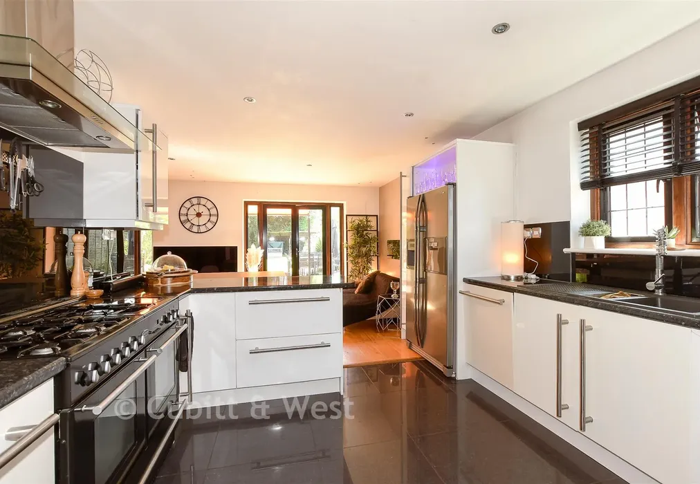 Kitchen - Wolverton Gardens, Horley, Surrey - Wards of Kent