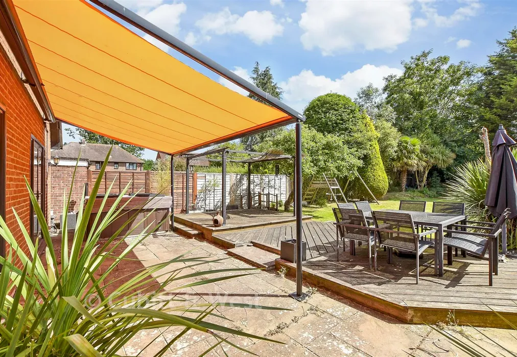Rear Garden - Wolverton Gardens, Horley, Surrey - Wards of Kent