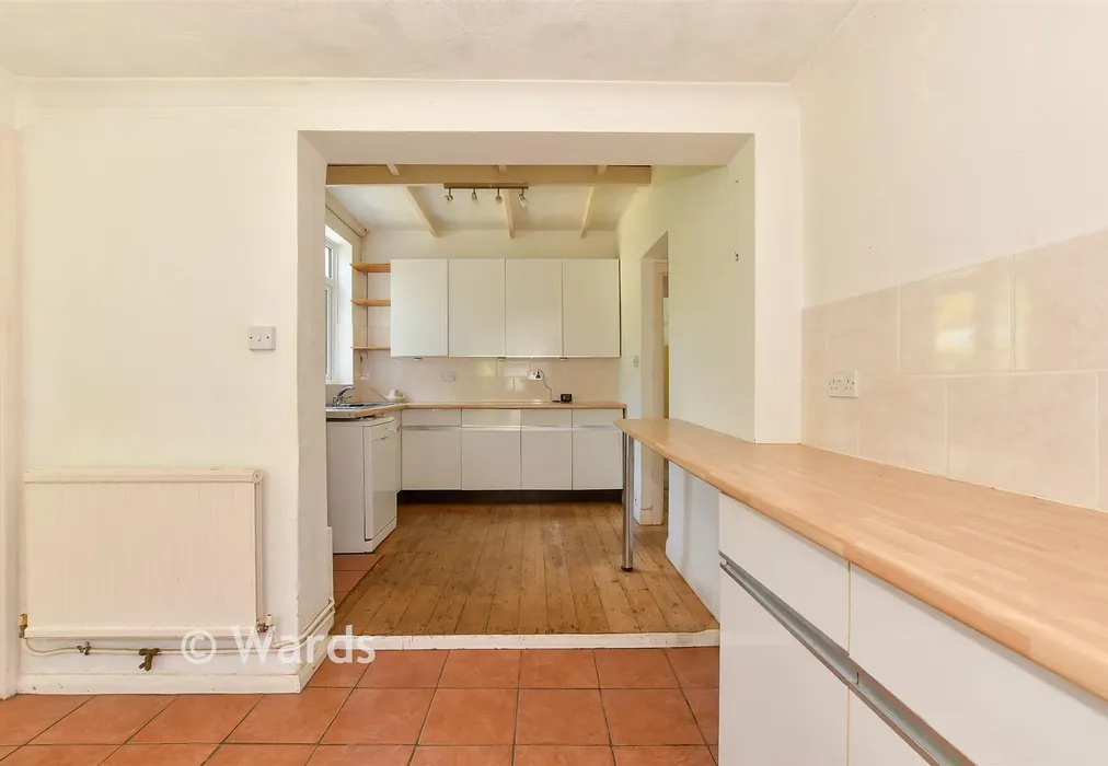 Kitchen - Manwood Avenue, Canterbury, Kent - Wards of Kent