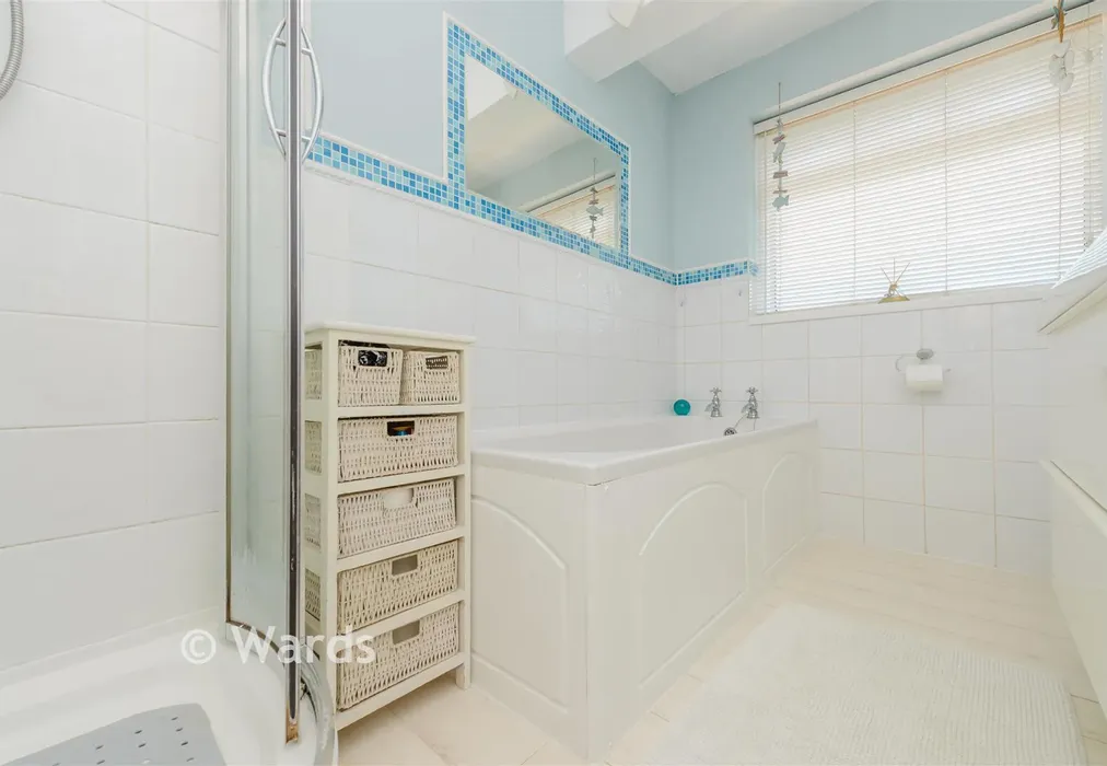Bathroom - Rydal Drive, Bexleyheath, Kent - Wards of Kent