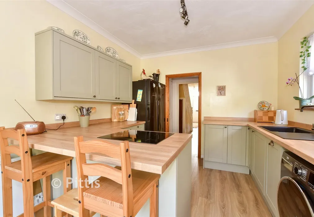Kitchen - Spring Gardens, Shanklin, Isle of Wight - Wards of Kent