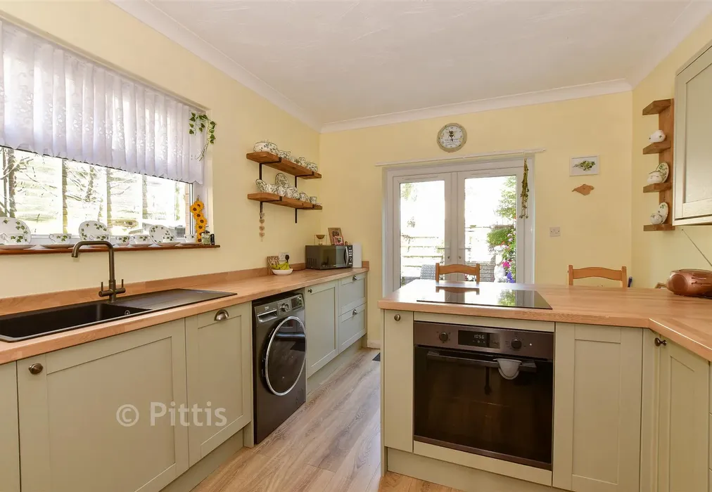 Kitchen - Spring Gardens, Shanklin, Isle of Wight - Wards of Kent
