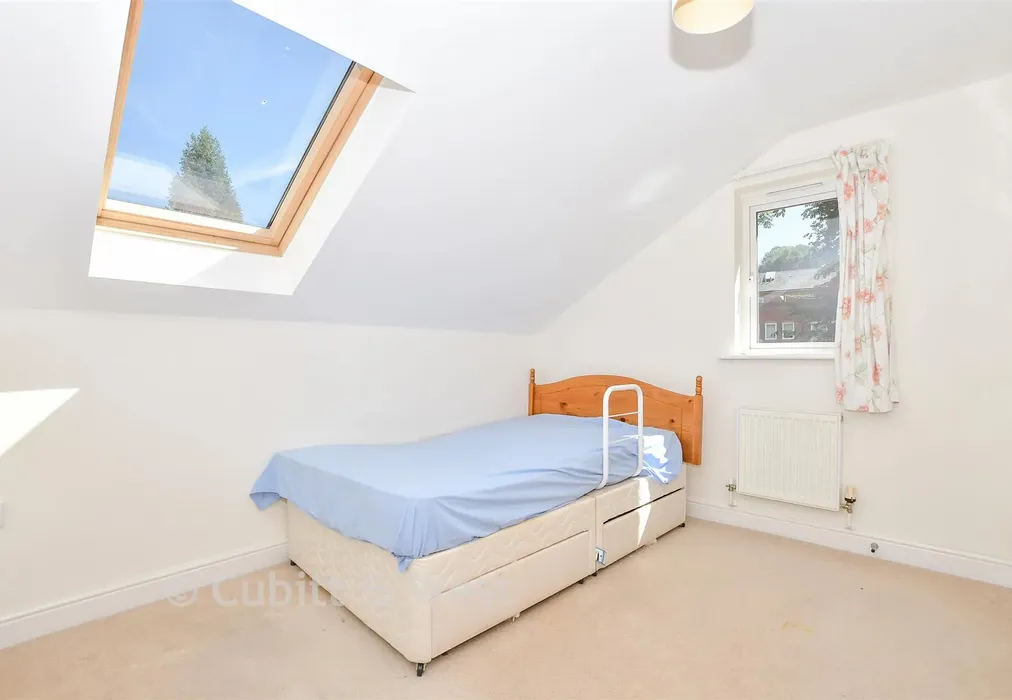 Bedroom - Stafford Road, Caterham, Surrey - Wards of Kent