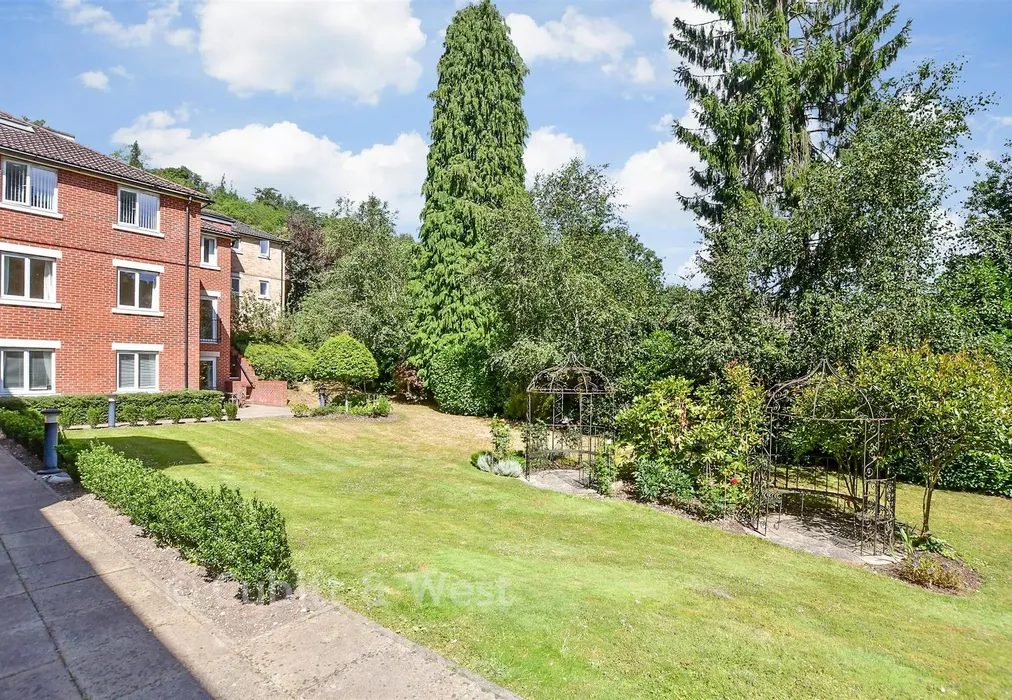 Communal Gardens - Stafford Road, Caterham, Surrey - Wards of Kent