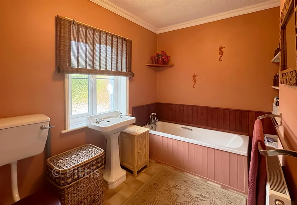 Bathroom - Manor Road, Wroxall, Ventnor, Isle of Wight - Wards of Kent