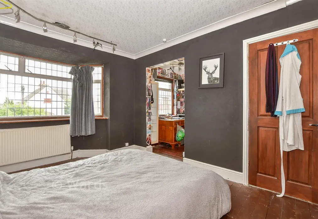 Bedroom 1 - Vale Road, Northfleet, Kent - Wards of Kent