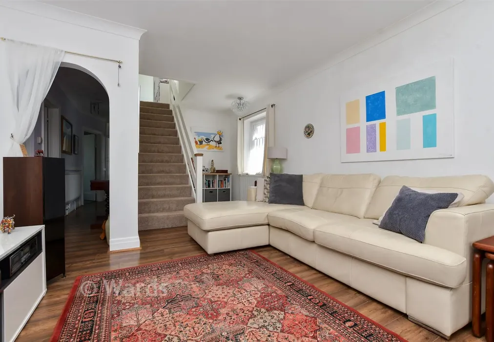 Lounge - Holbrook Drive, Ramsgate, Kent - Wards of Kent