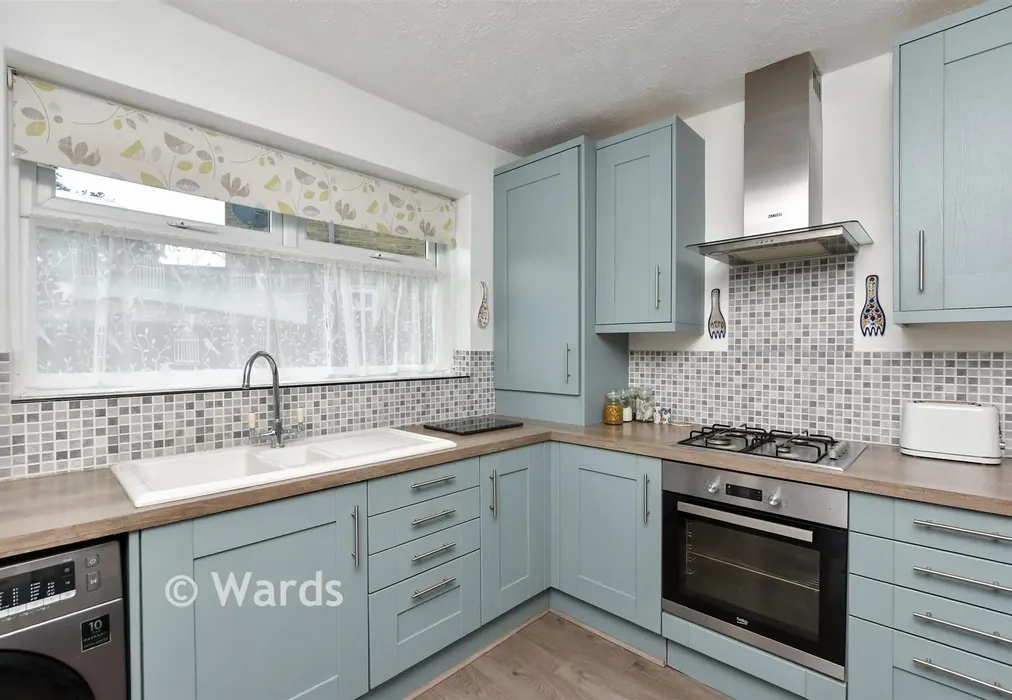 Kitchen - Holbrook Drive, Ramsgate, Kent - Wards of Kent