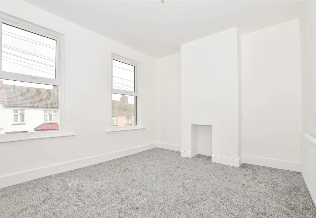 Bedroom 1 - Park Avenue, Northfleet, Gravesend, Kent - Wards of Kent