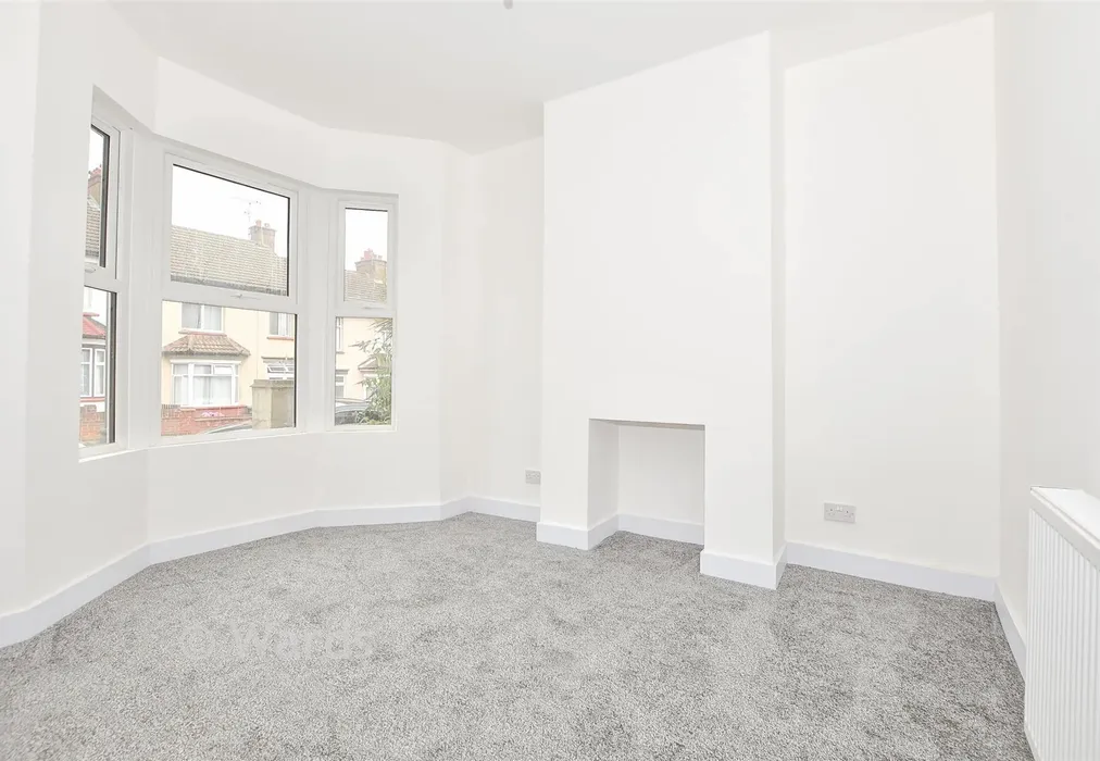 Lounge - Park Avenue, Northfleet, Gravesend, Kent - Wards of Kent