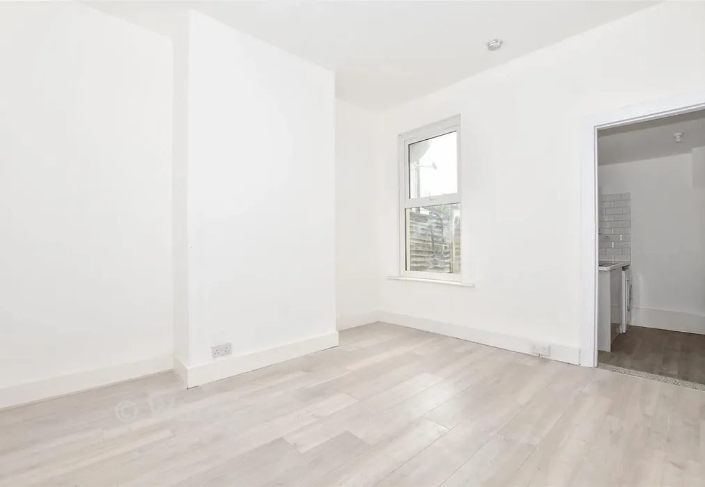 Dining Room - Park Avenue, Northfleet, Gravesend, Kent - Wards of Kent