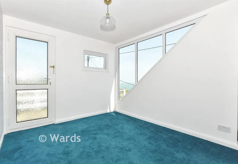 Bedroom 2 - Capel-Le-Ferne, Folkestone, Kent - Wards of Kent