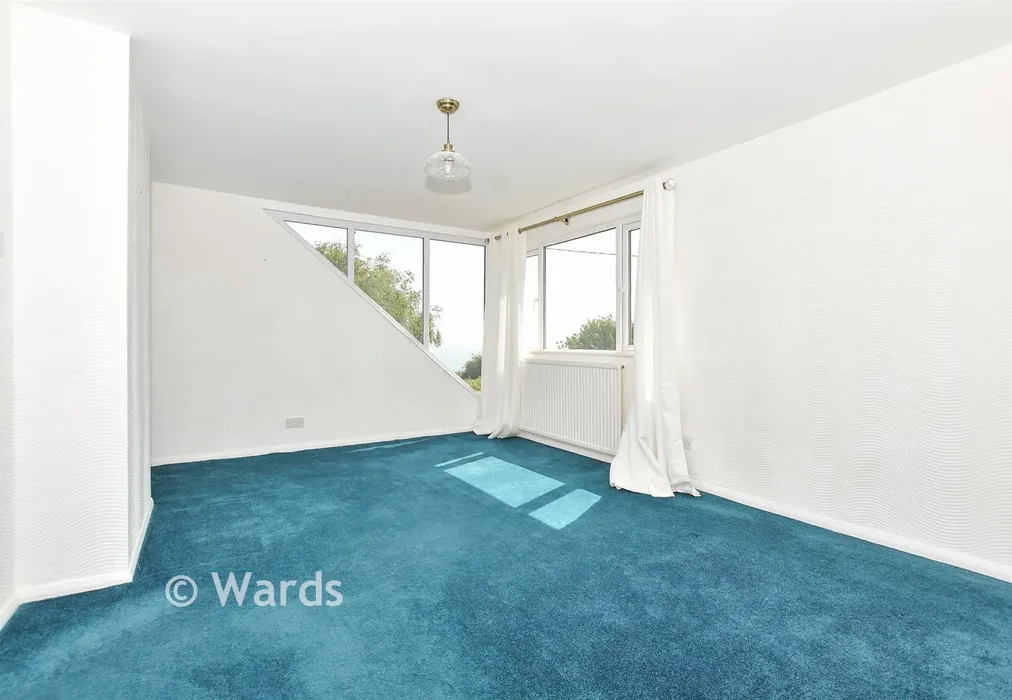Bedroom 1 - Capel-Le-Ferne, Folkestone, Kent - Wards of Kent