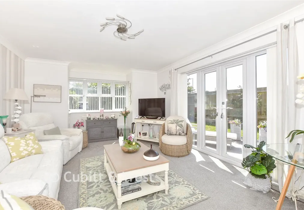 Lounge/Dining Room - Manor Road, Hayling Island, Hampshire - Wards of Kent