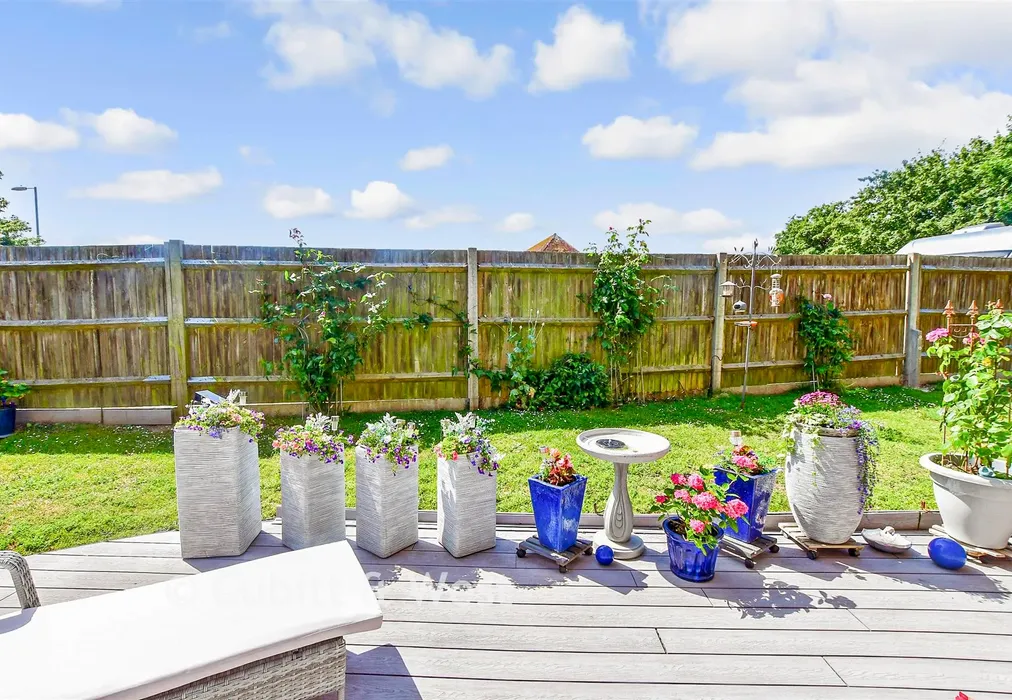 Rear Garden - Manor Road, Hayling Island, Hampshire - Wards of Kent
