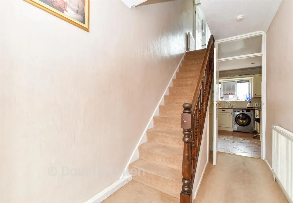 Hallway - Great Knightleys, Basildon, Essex - Wards of Kent