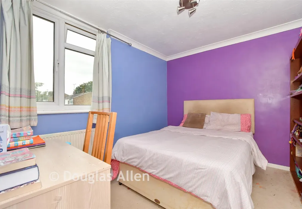 Bedroom 2 - Great Knightleys, Basildon, Essex - Wards of Kent